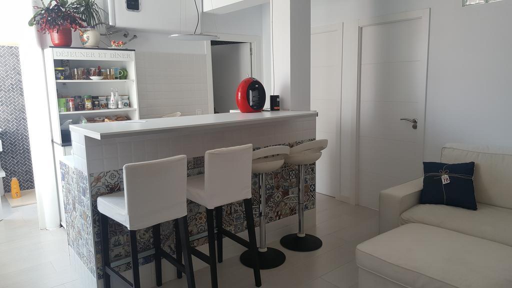 Oyo Guest House Duc De Gaeta บาเลนเซีย ภายนอก รูปภาพ